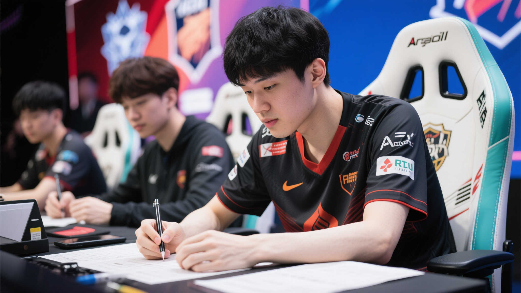 杨瀚森现身纽约选秀日,林葳缺席或无缘夏季联赛 杨瀚森现身纽约选秀日,林葳缺席或无缘夏季联赛